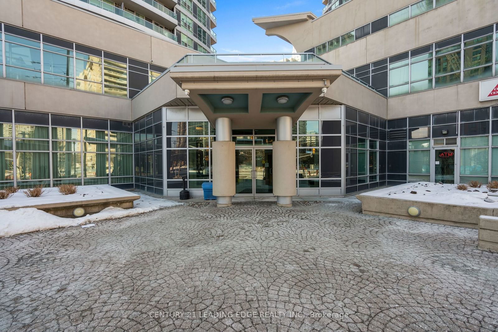 33 ELM Dr, unit 1808 for sale