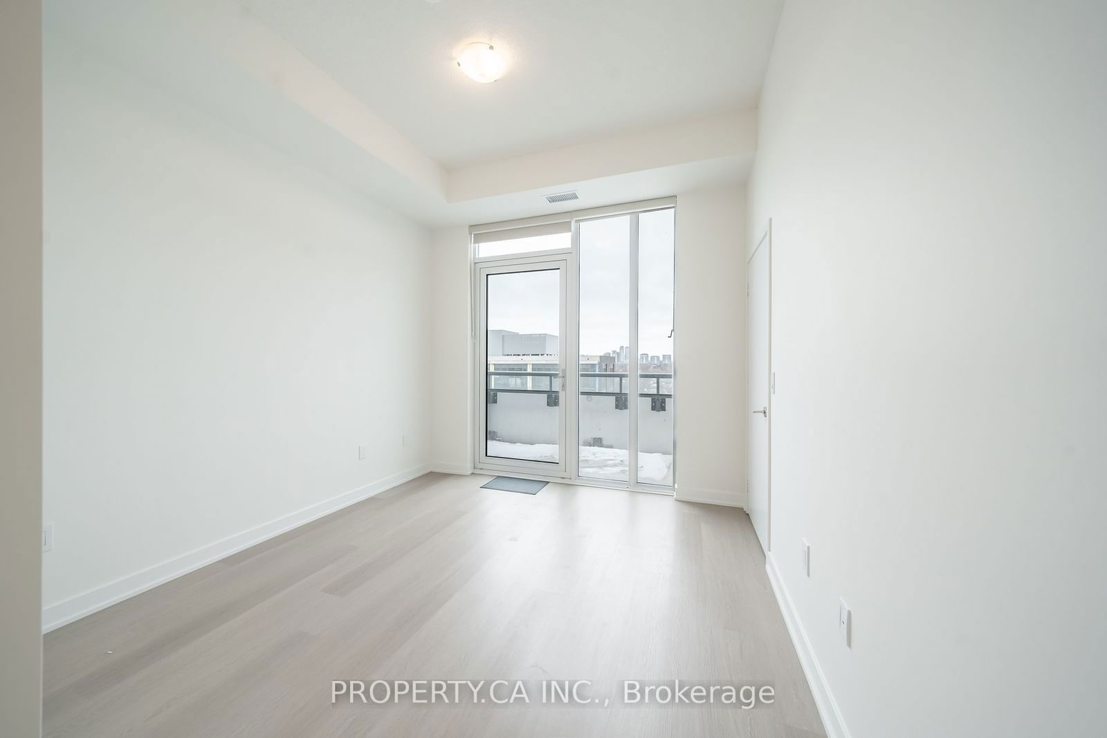 859 The Queensway, unit 816 for rent