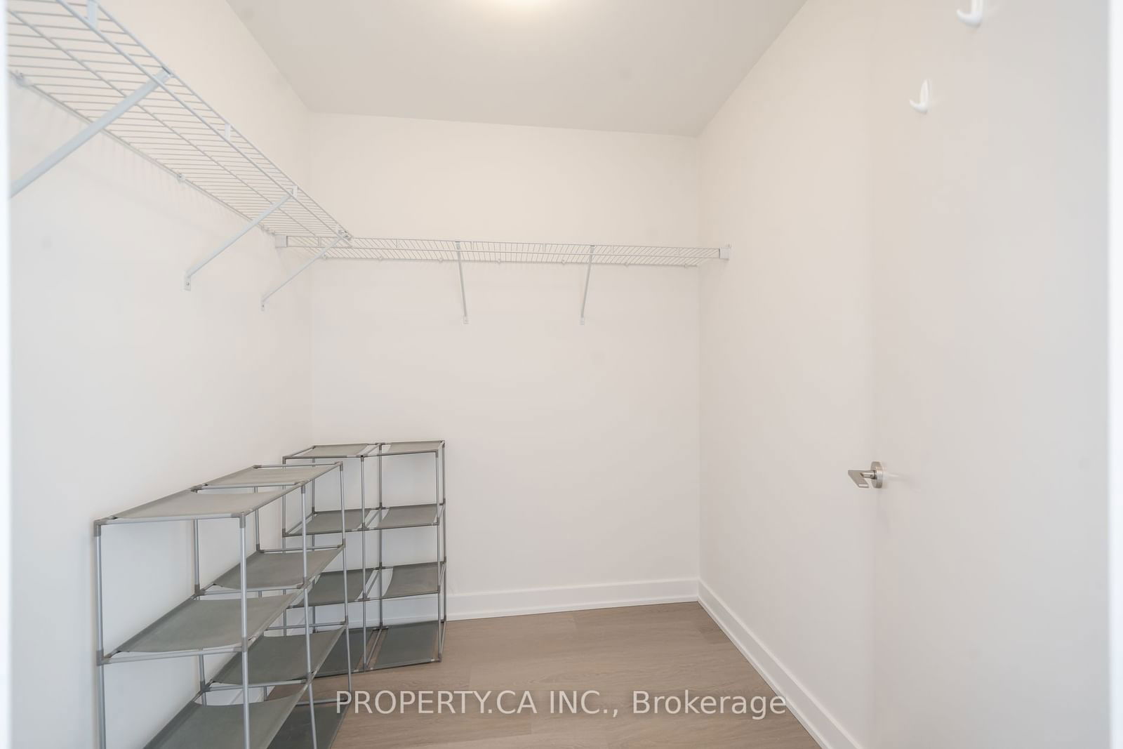 859 The Queensway, unit 816 for rent