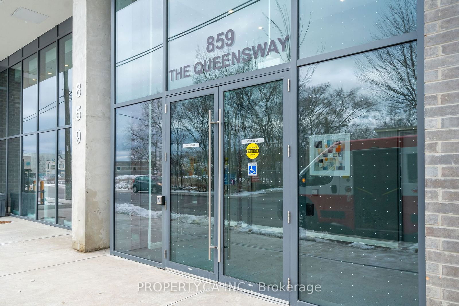 859 The Queensway, unit 816 for rent