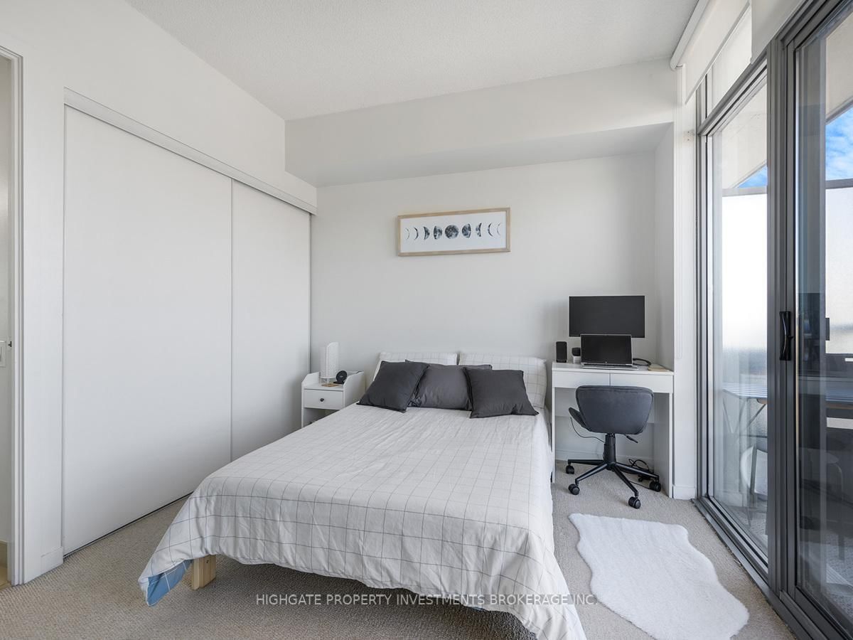 105 The Queensway, unit 1205 for rent