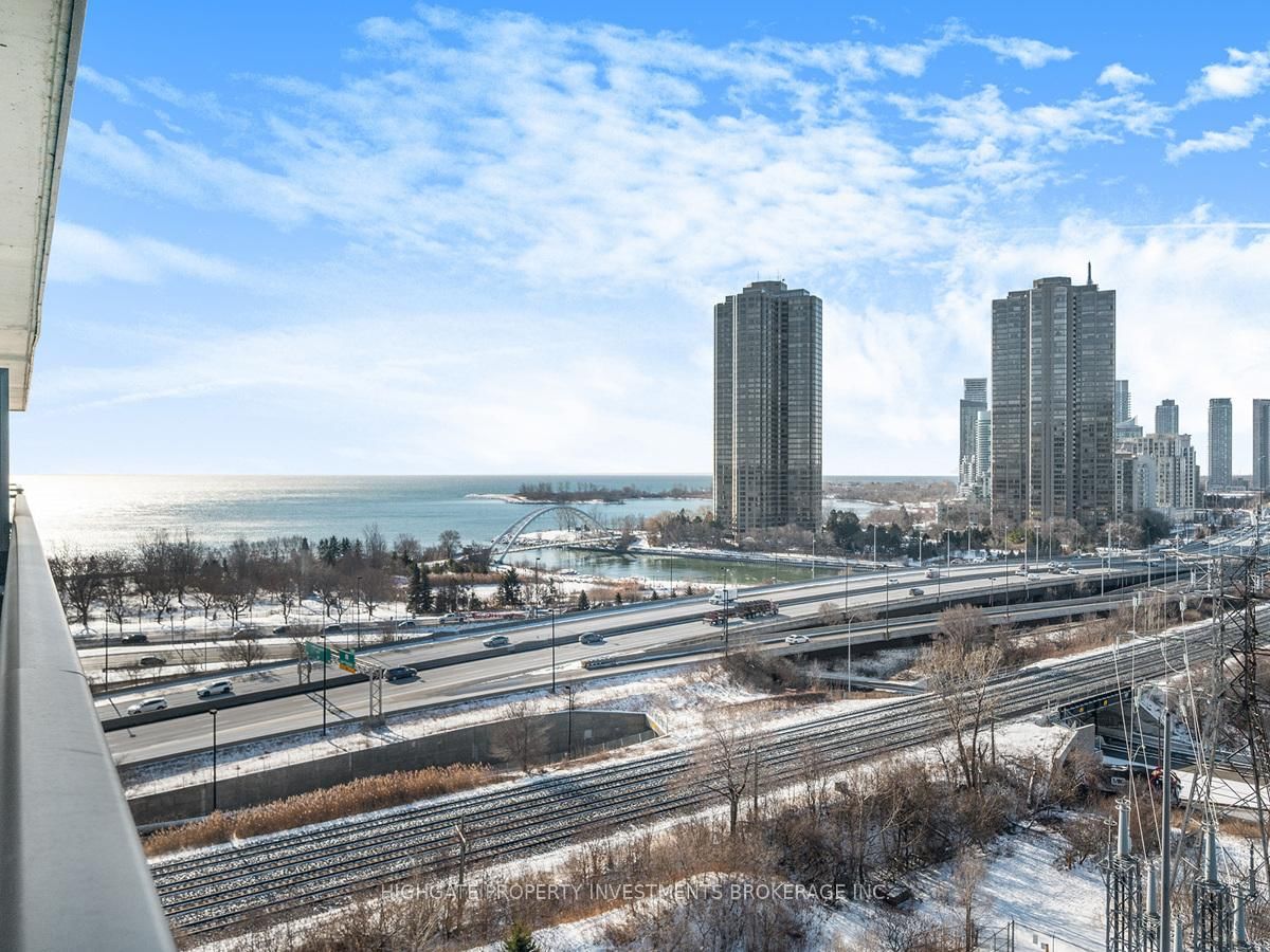 105 The Queensway, unit 1205 for rent