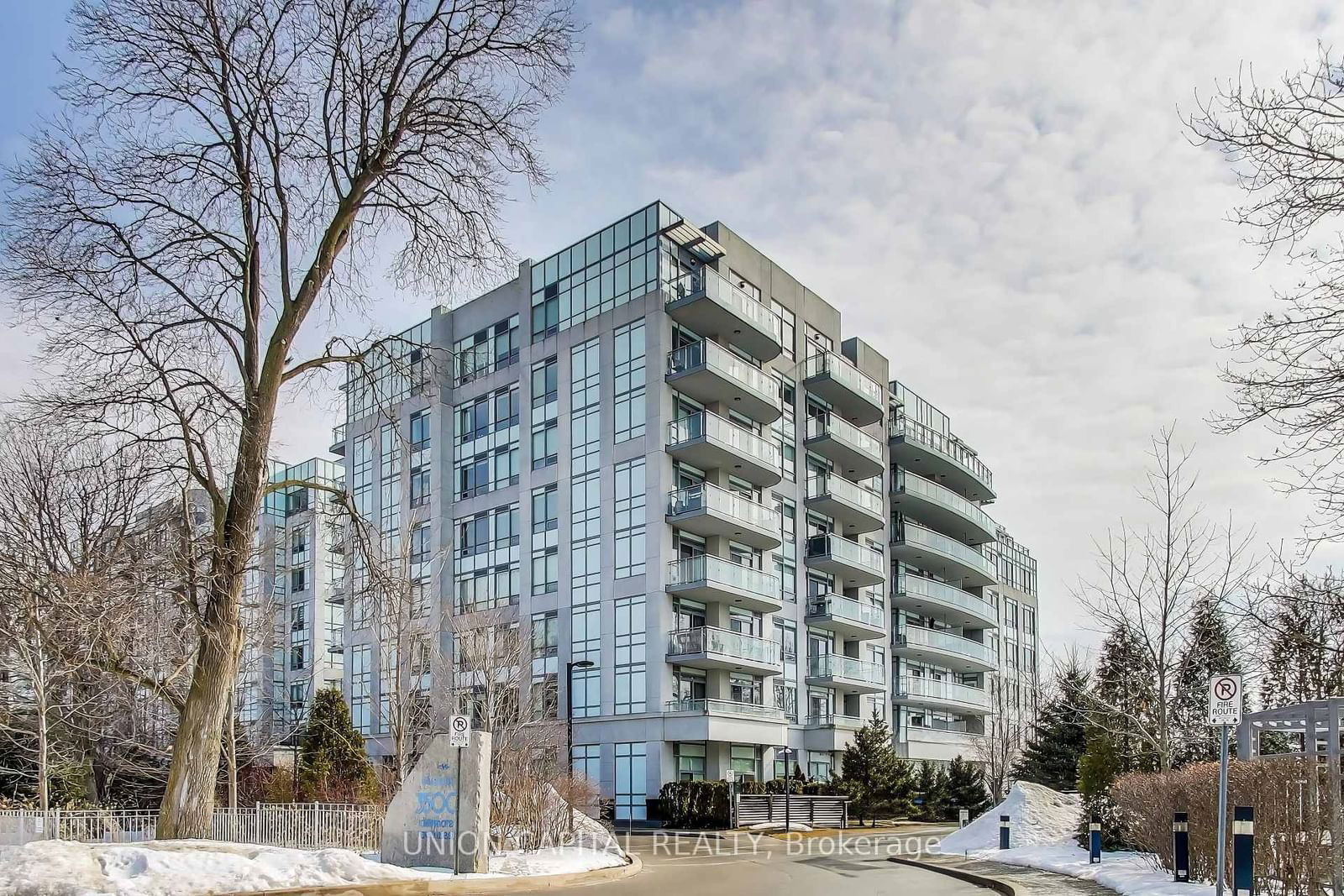 3500 Lakeshore Rd W, unit 525 for rent