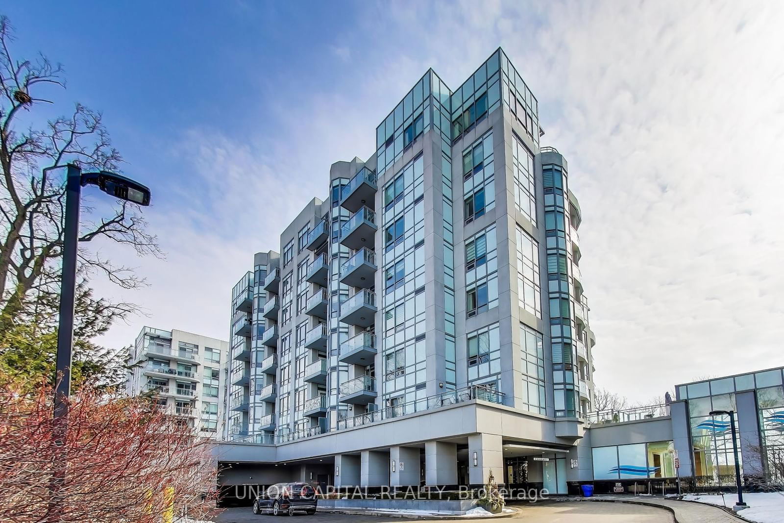 3500 Lakeshore Rd W, unit 525 for rent