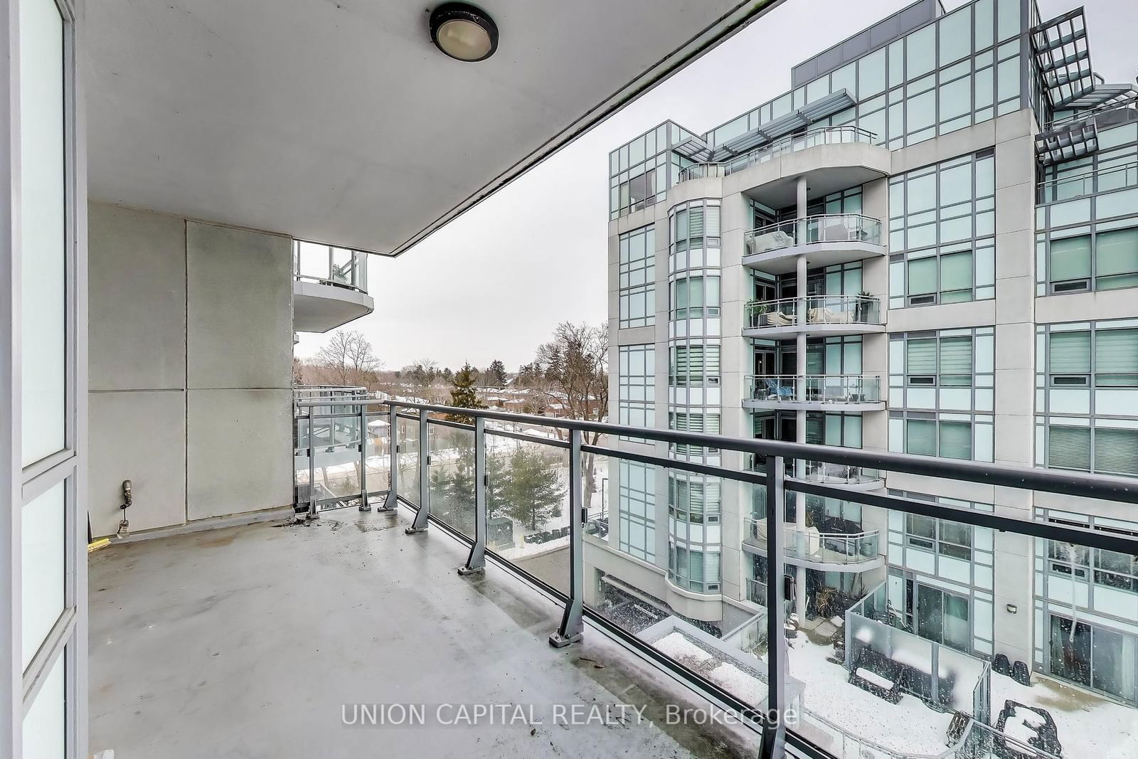 3500 Lakeshore Rd W, unit 525 for rent