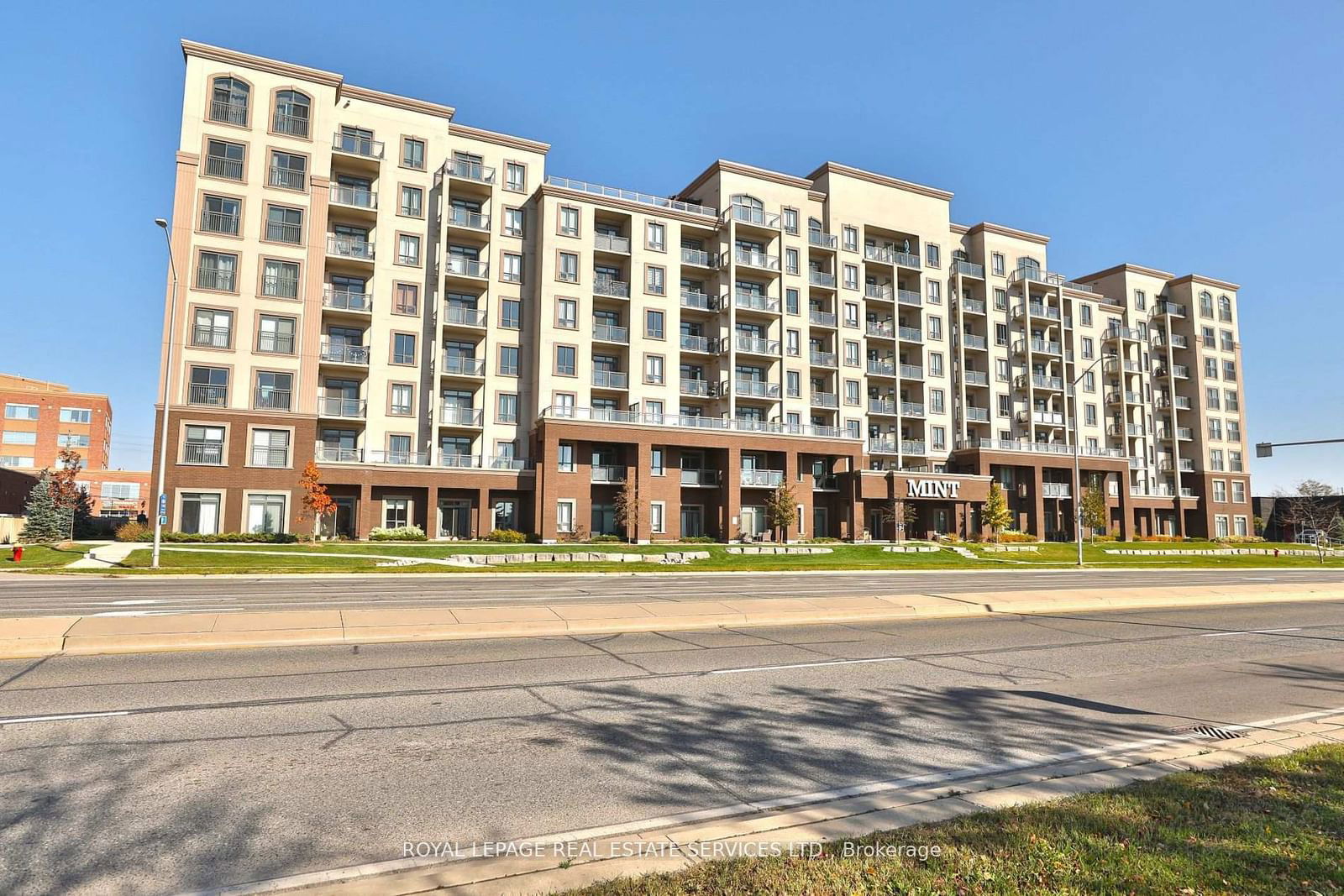 2490 Old Bronte Rd, unit 509 for rent