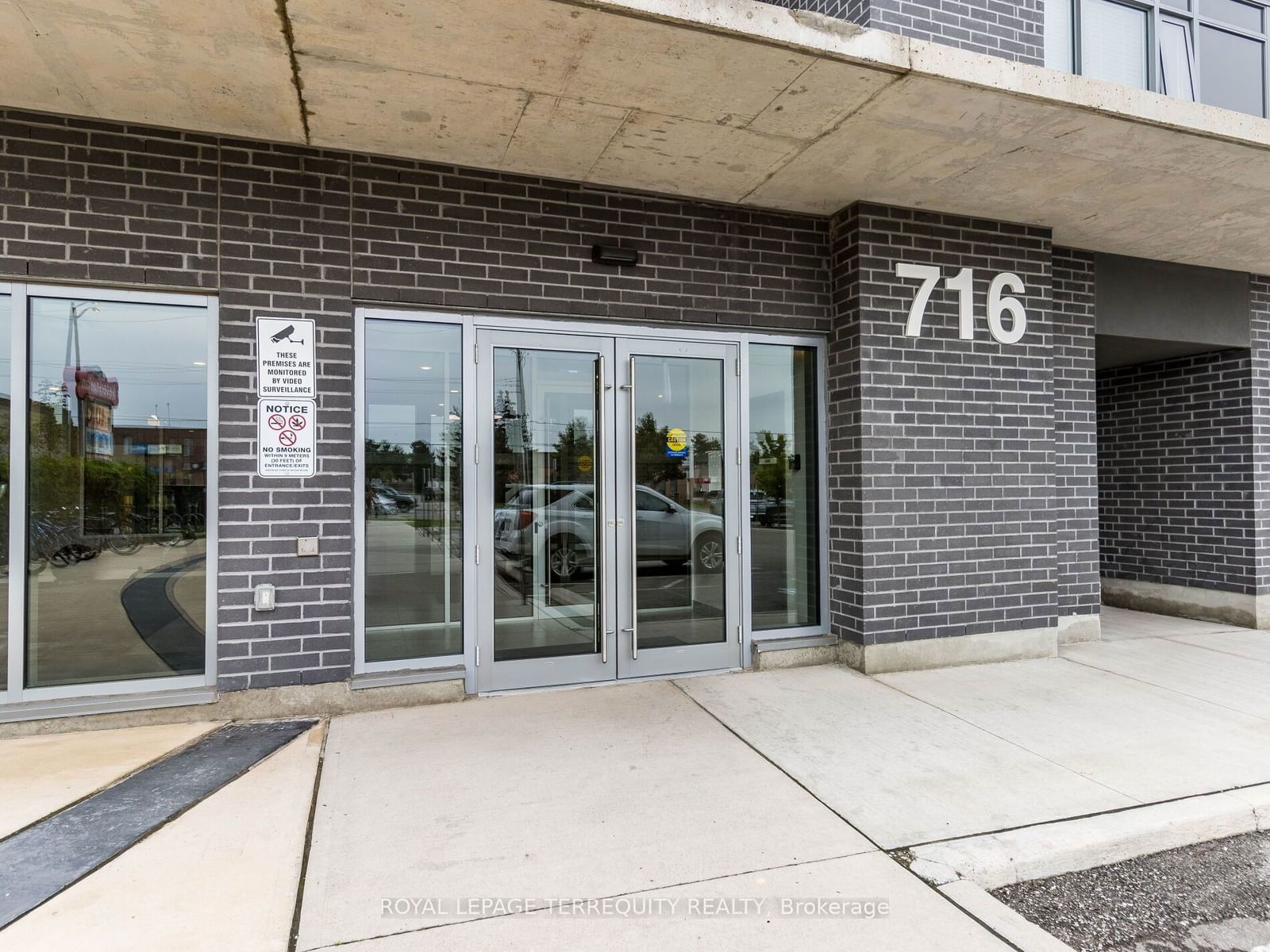 716 Main St E, unit 1008 for sale