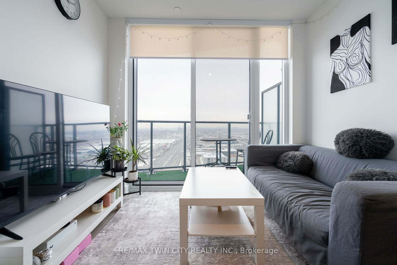 36 Zorra St, unit 3001 for rent