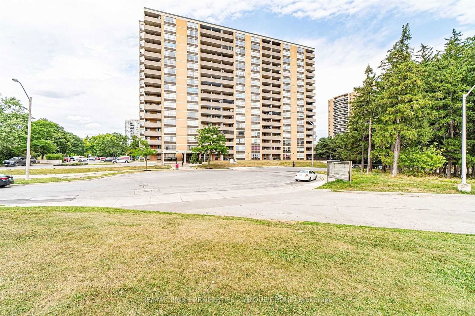 40 Panorama Crt, unit 806 for sale