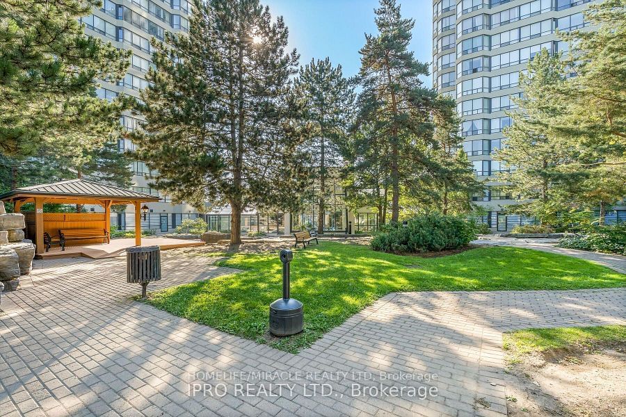 22 Hanover Rd, unit 210 for sale