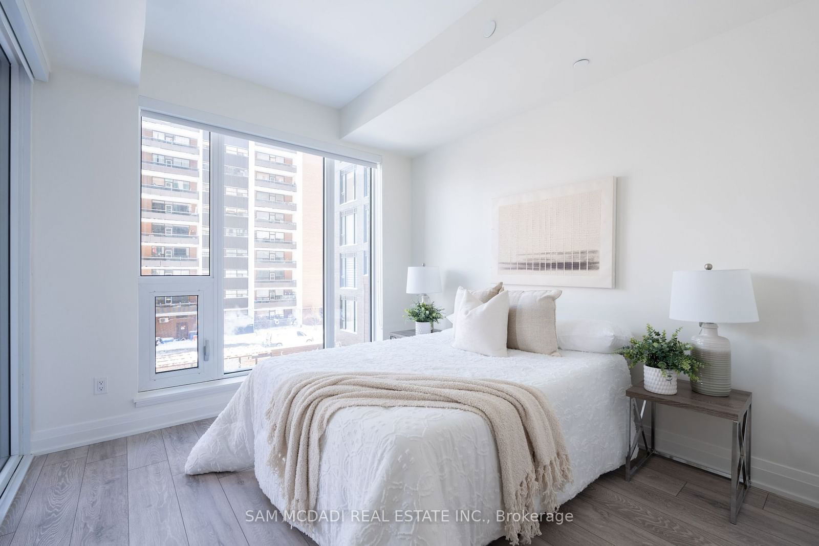 21 Park St E, unit 321 for sale