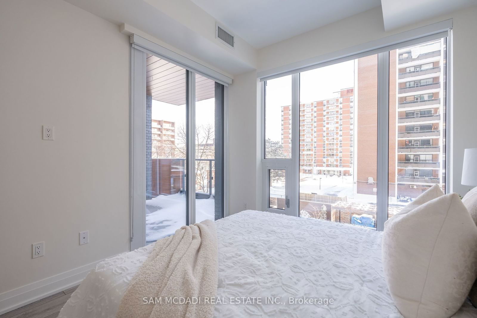 21 Park St E, unit 321 for sale