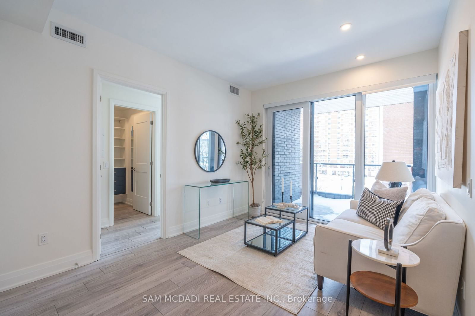 21 Park St E, unit 321 for sale