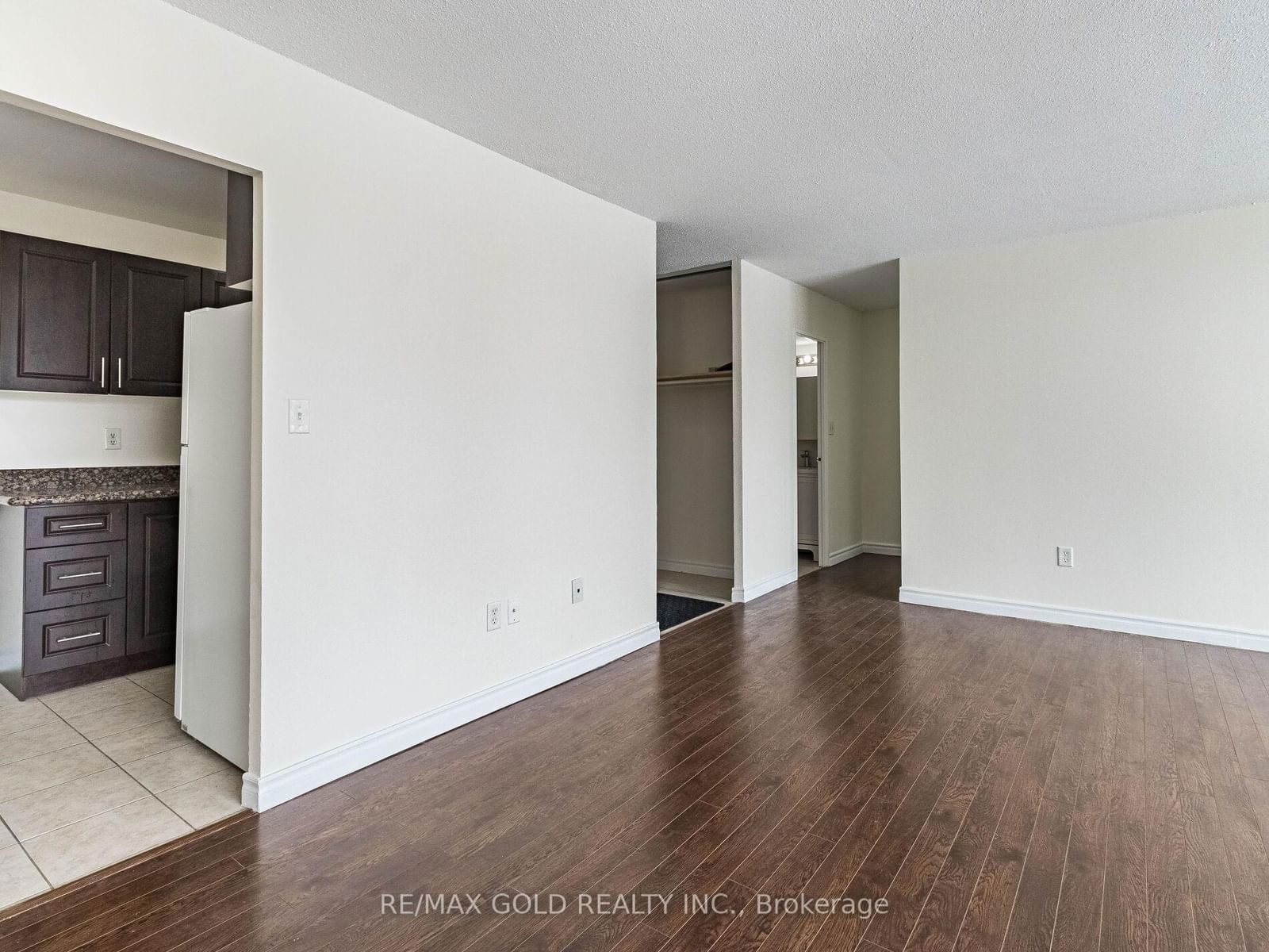 345 Driftwood Ave, unit 407 for sale