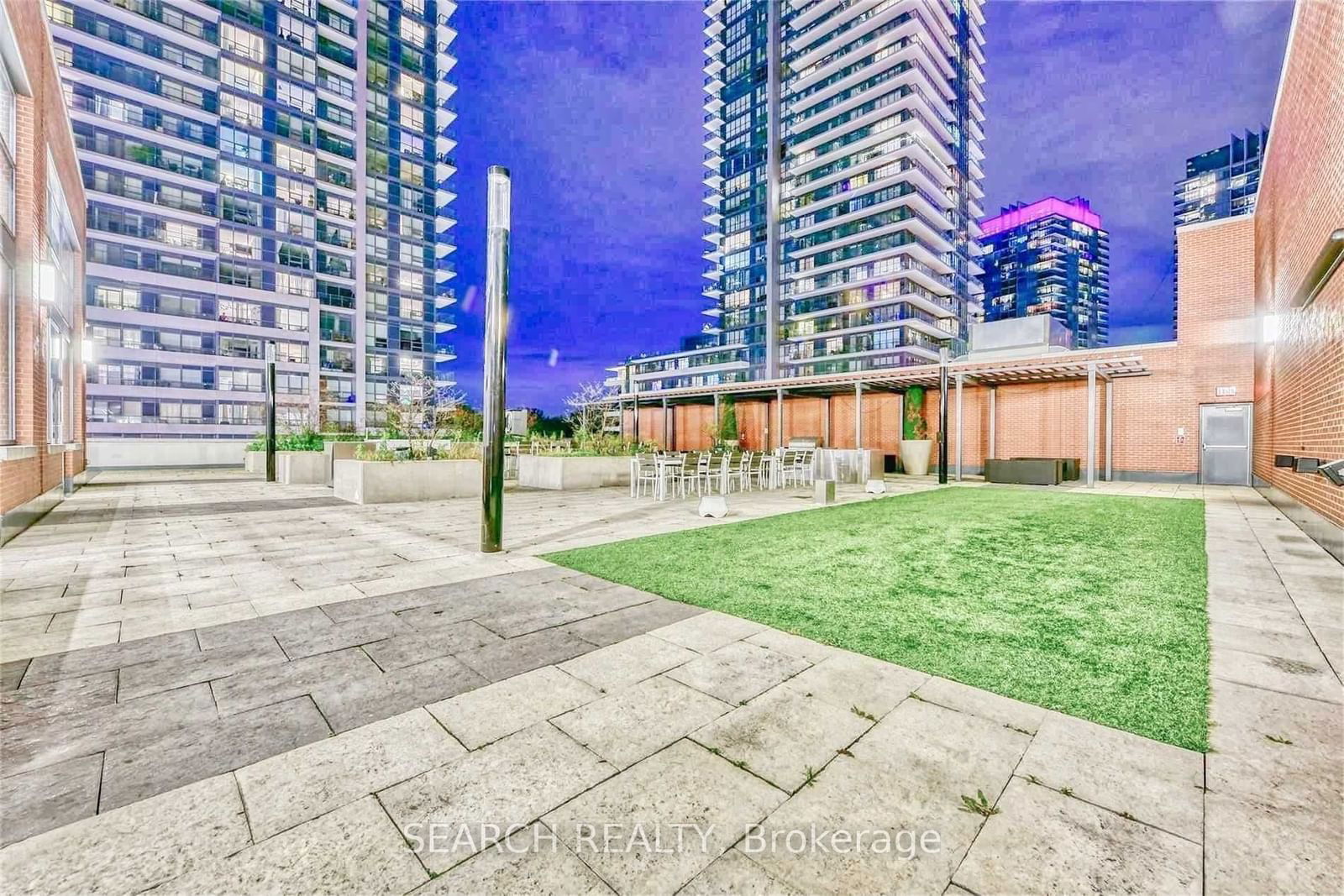 2212 Lakeshore Blvd W, unit 316 for rent