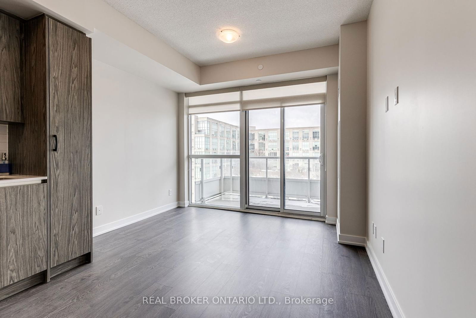 251 Manitoba St, unit 1111 for rent