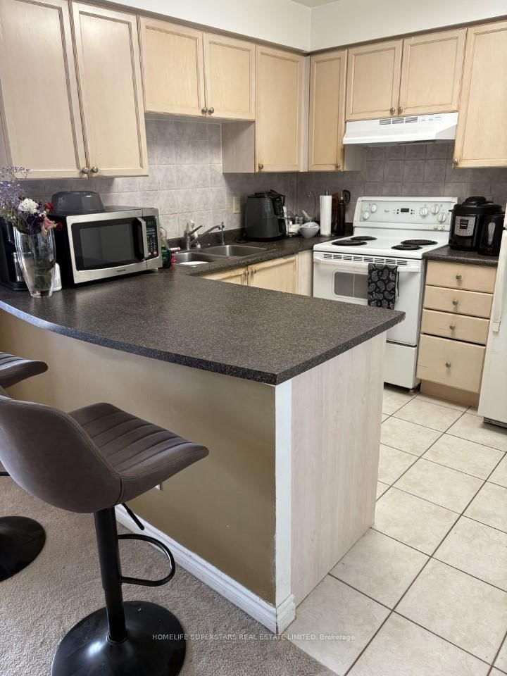 25 Kingsbridge Garden Circ, unit 2226 for rent