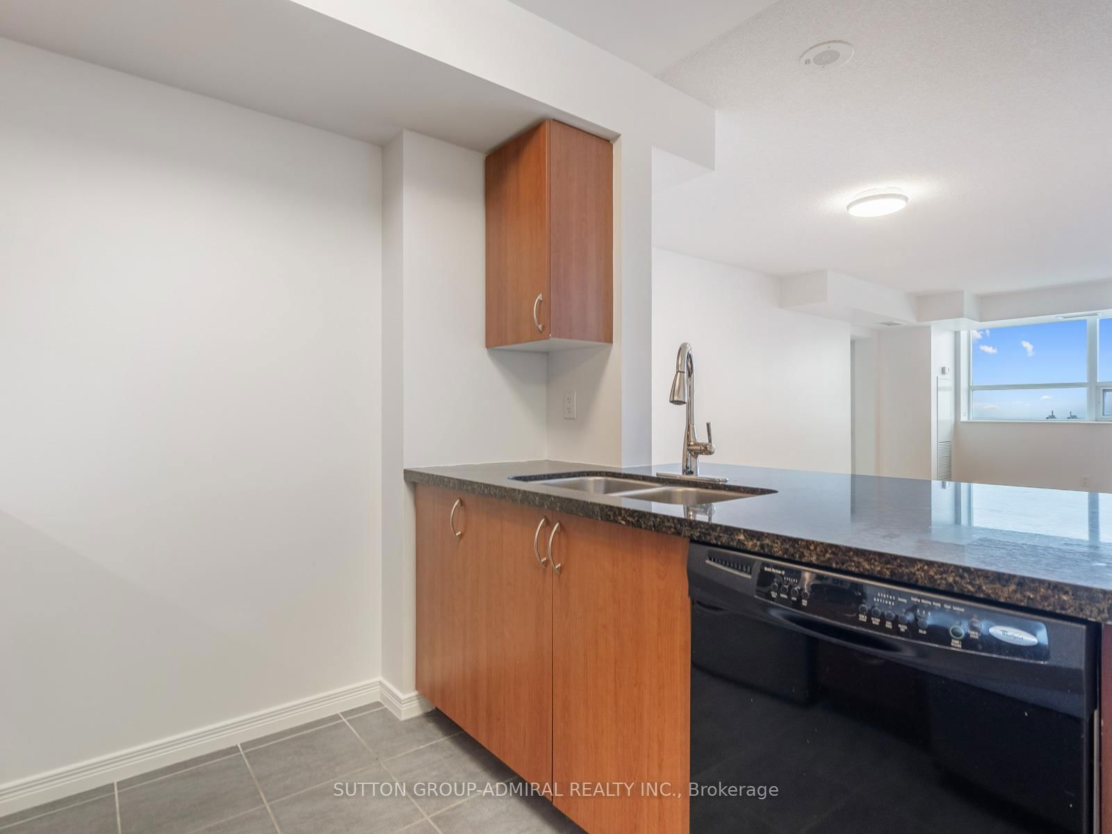 60 Heintzman St, unit 1715 for sale