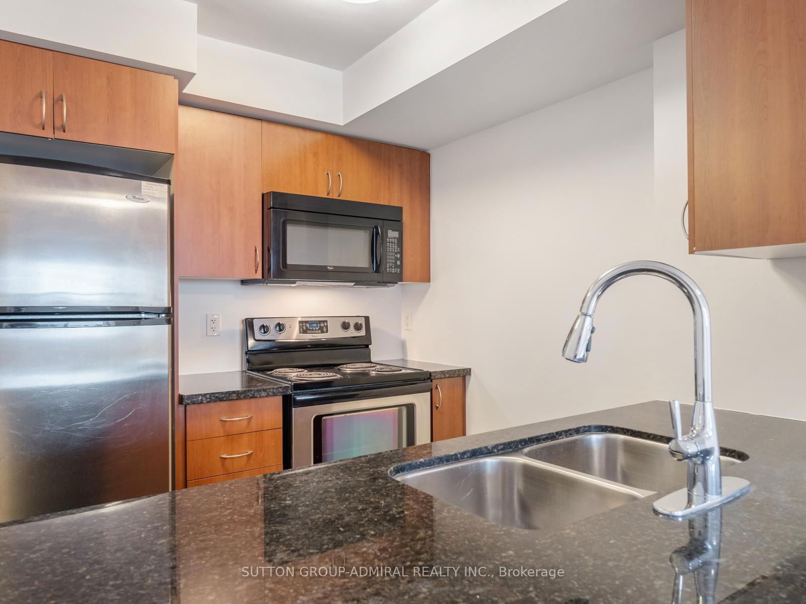 60 Heintzman St, unit 1715 for sale