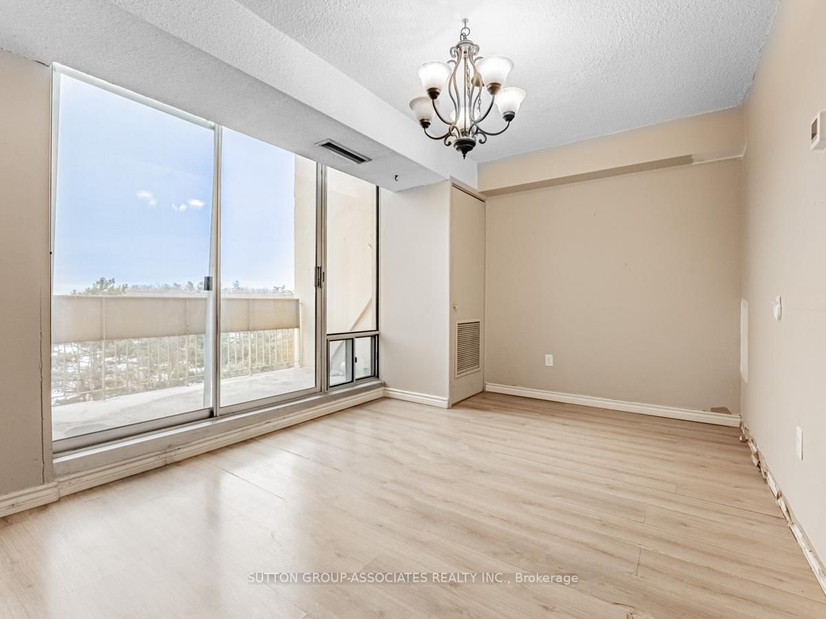 1300 Marlborough Crt, unit 504 for sale