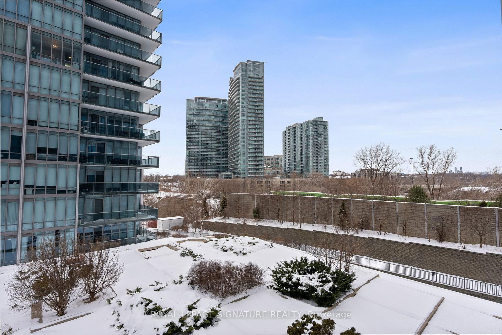 90 Park Lawn Rd, unit 503 for sale