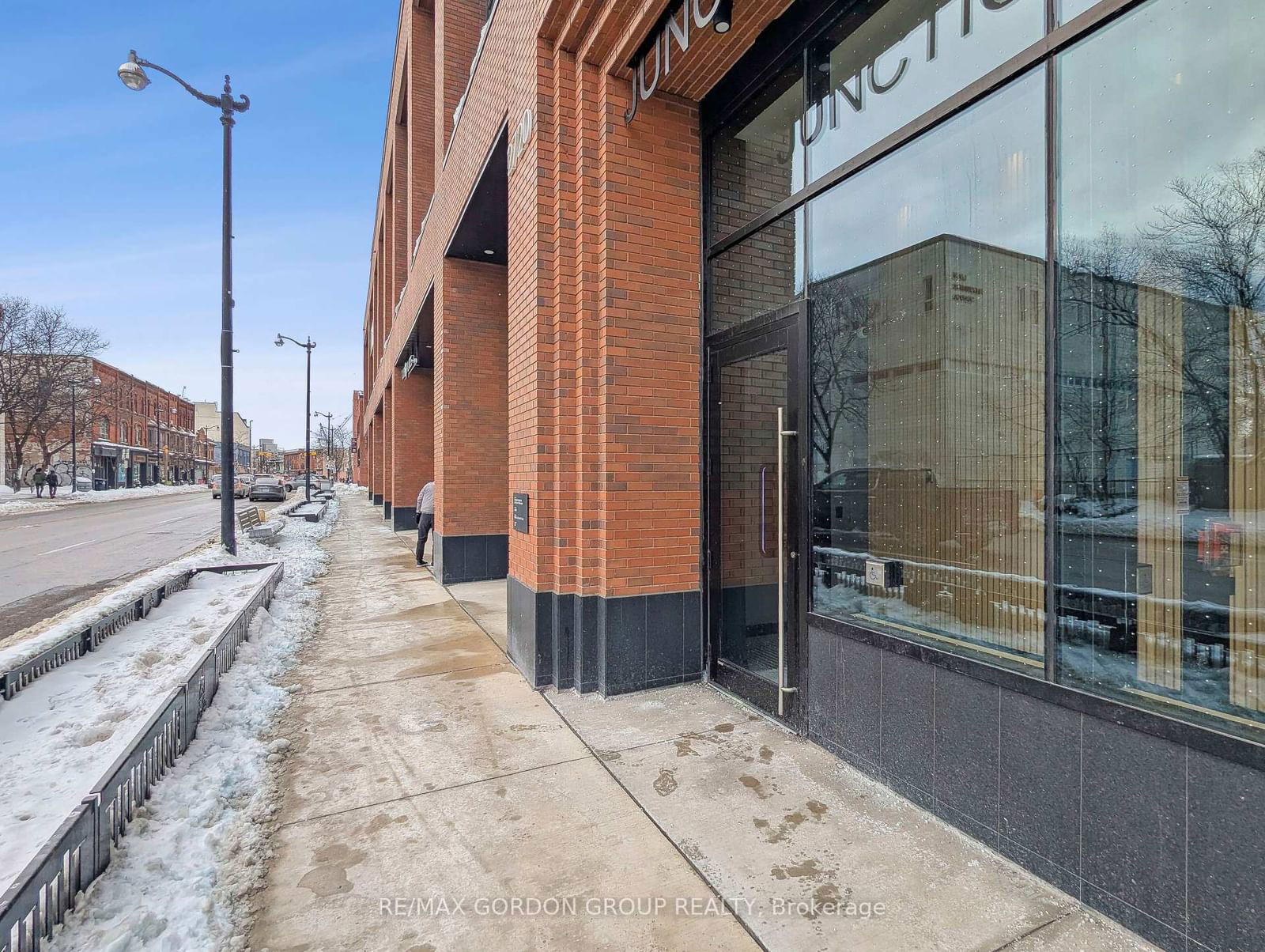 2720 Dundas St W, unit 423 for sale