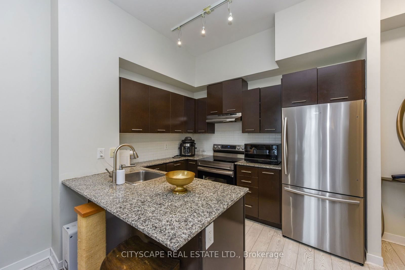 365 Prince of Wales Dr E, unit 611 for sale