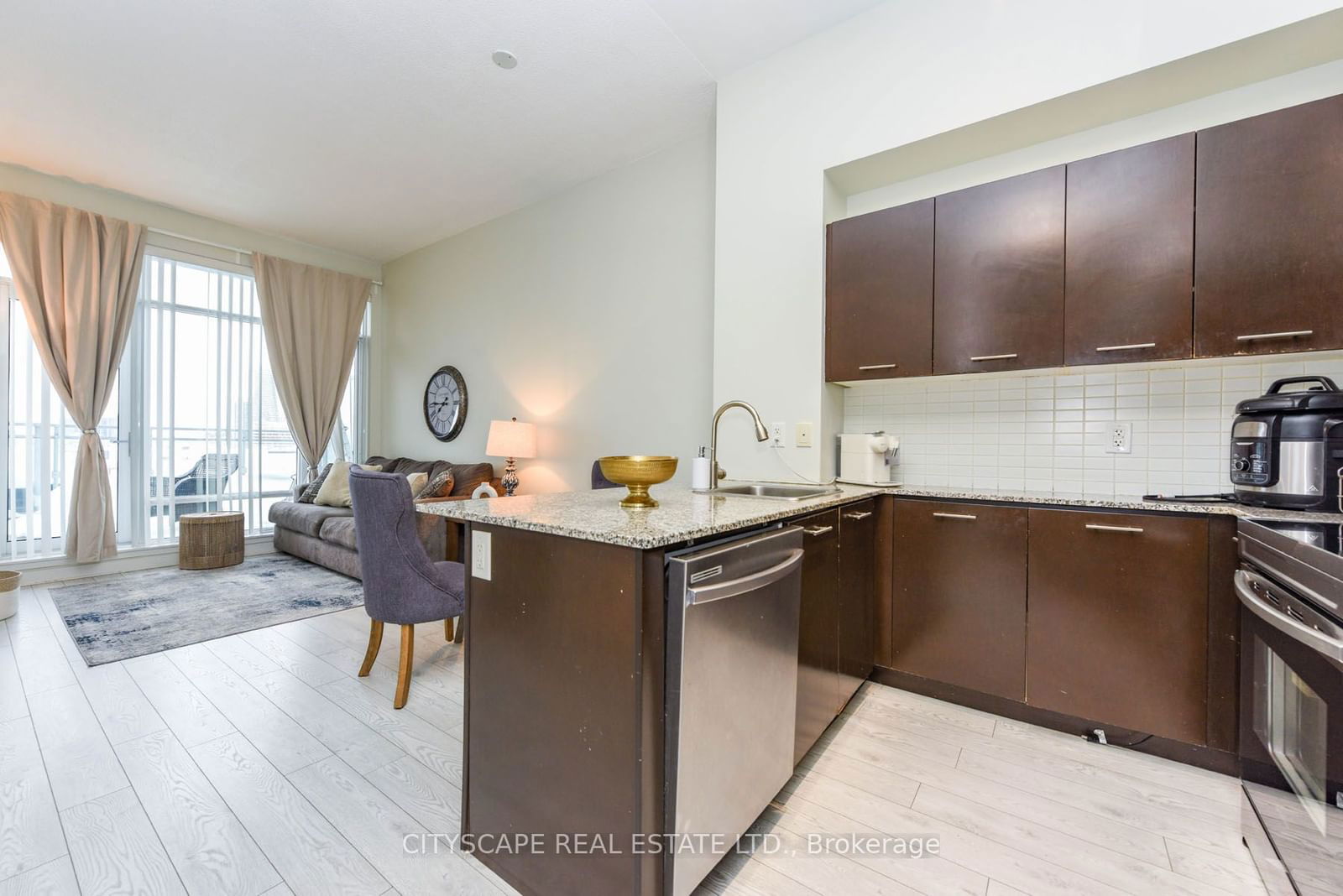 365 Prince of Wales Dr E, unit 611 for sale