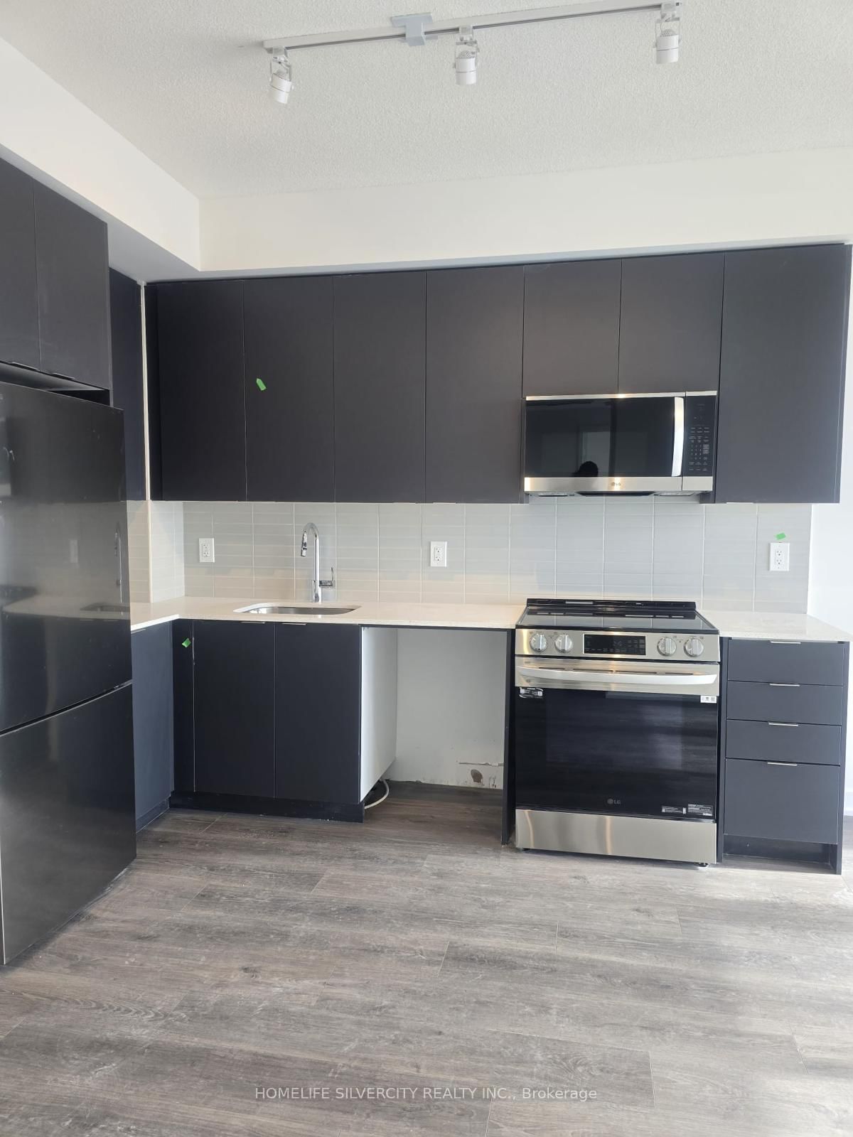 225 Malta Ave E, unit 1707 for rent