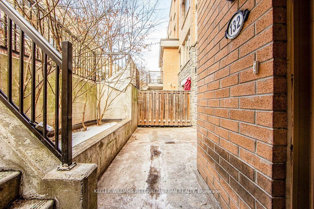 11 Foundry Ave N, unit 132 for sale