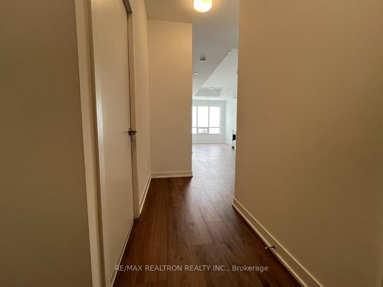 405 Dundas St W, unit 231 for rent