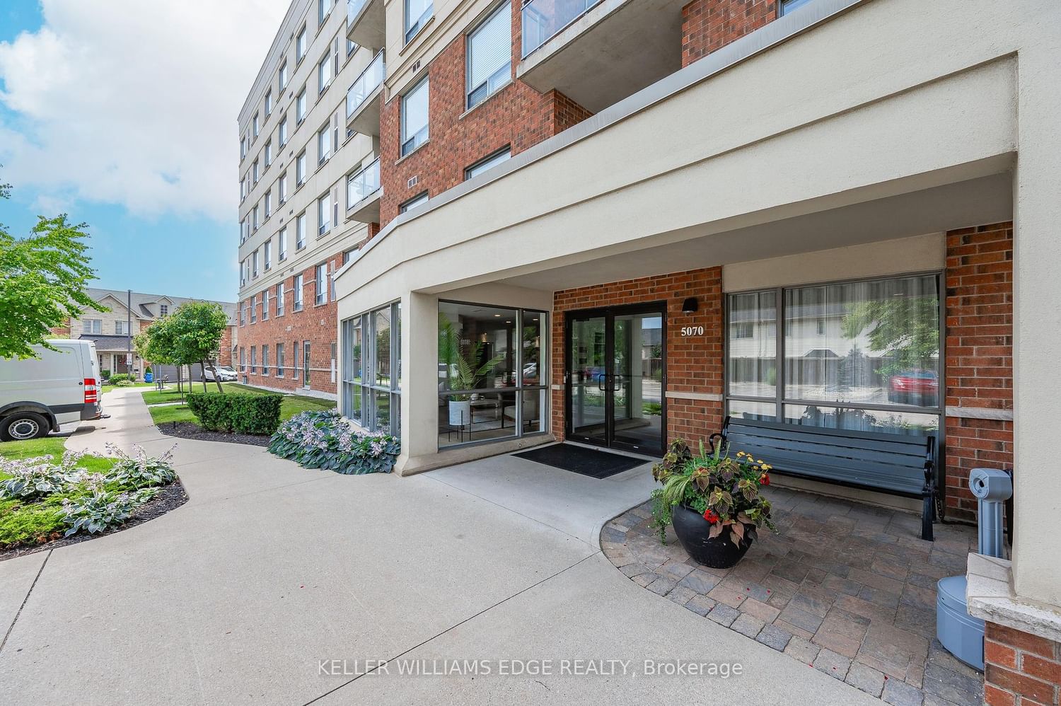 5070 Fairview St, unit 107 for sale