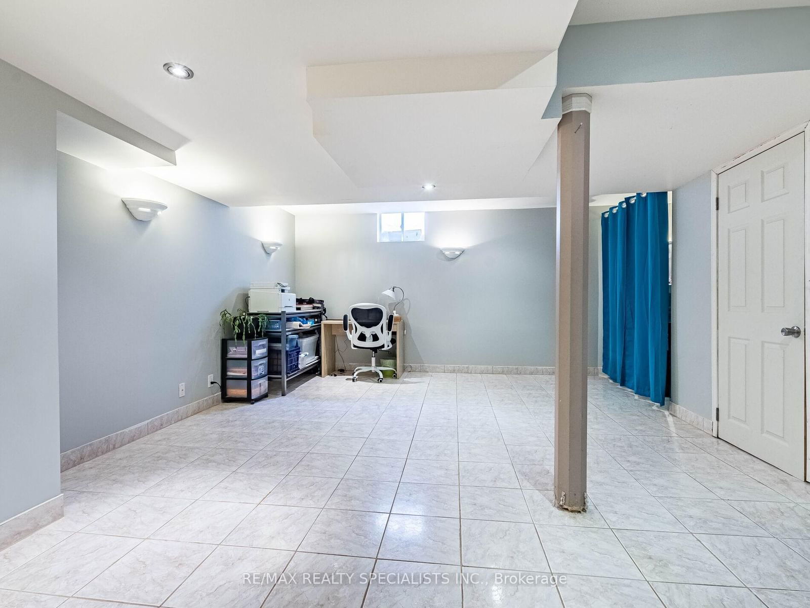 24 Brisbane Crt, unit 27 for sale