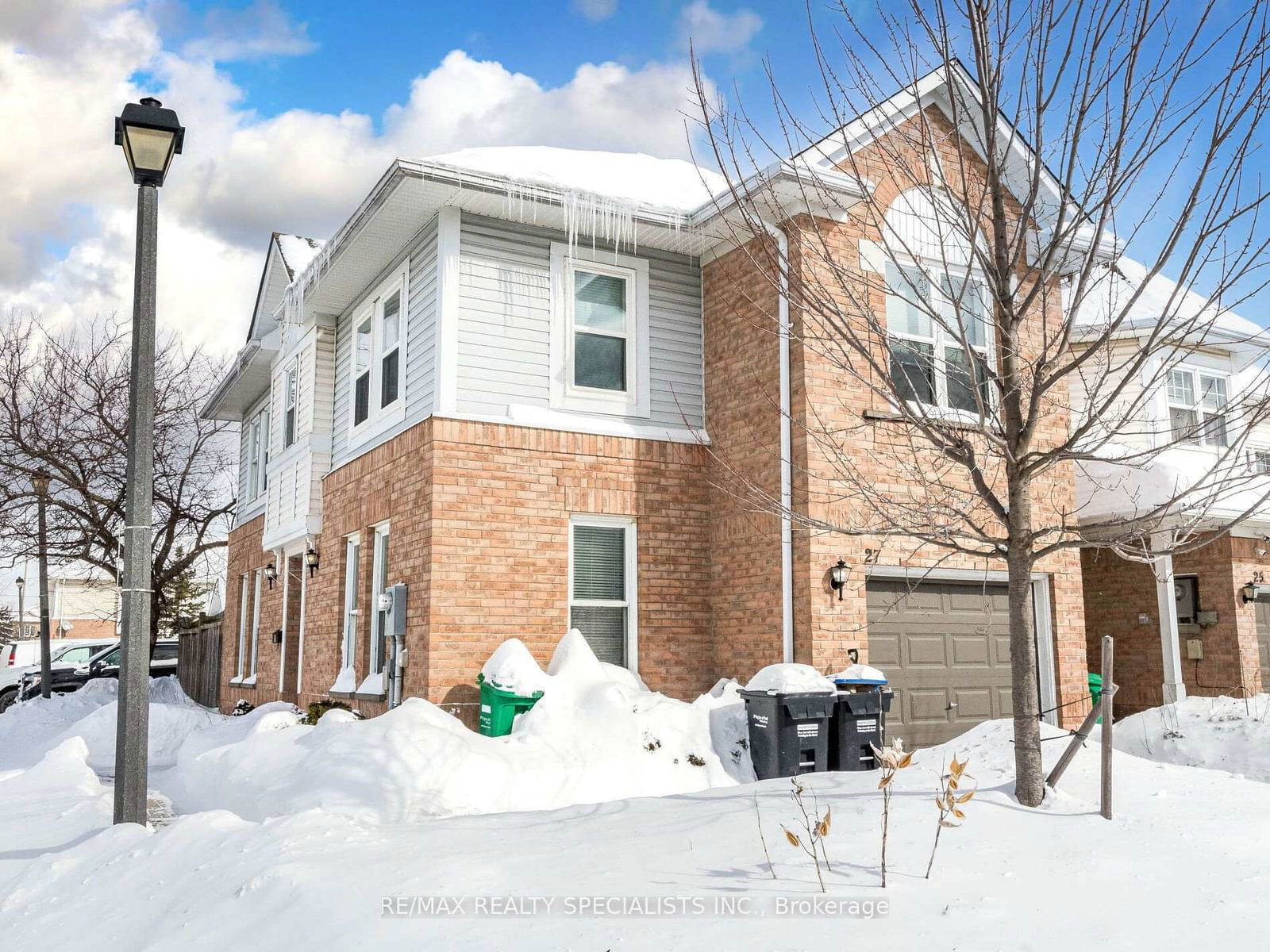 2 Brisbane Court Townhouses, Brampton, Toronto