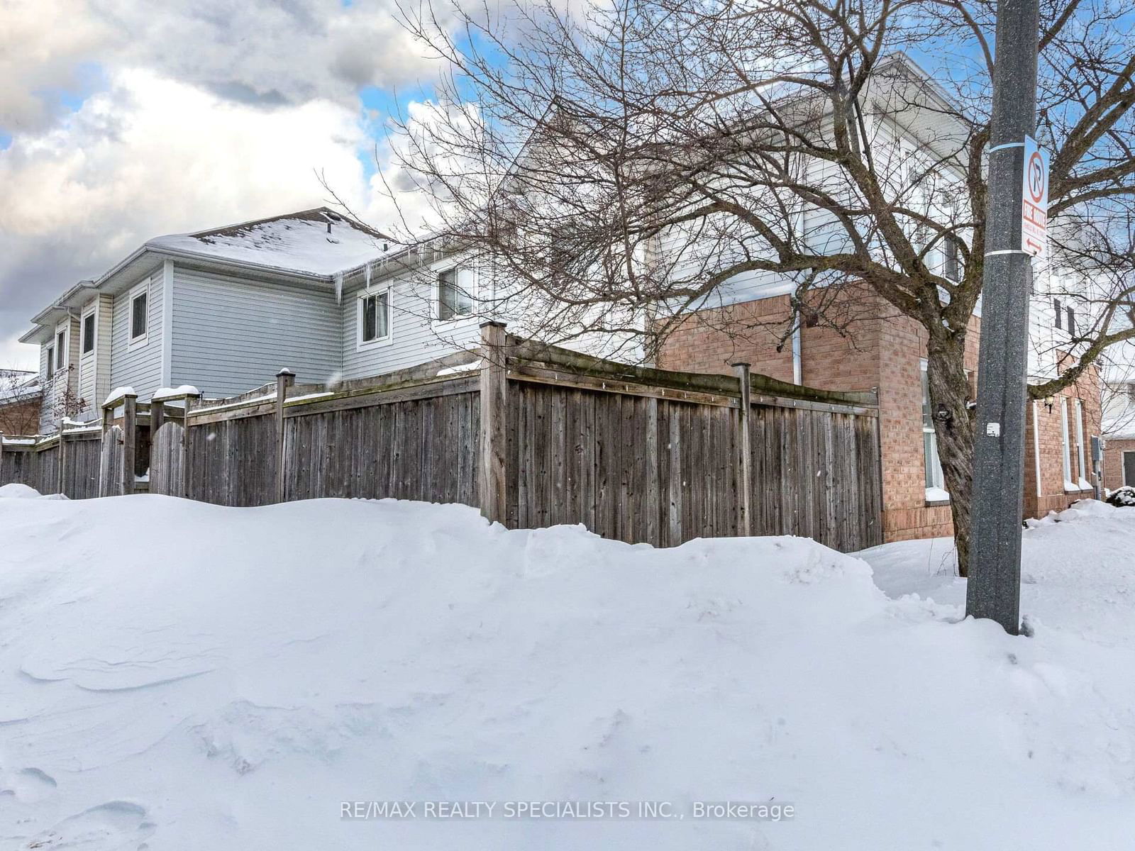 2 Brisbane Court Townhouses, Brampton, Toronto