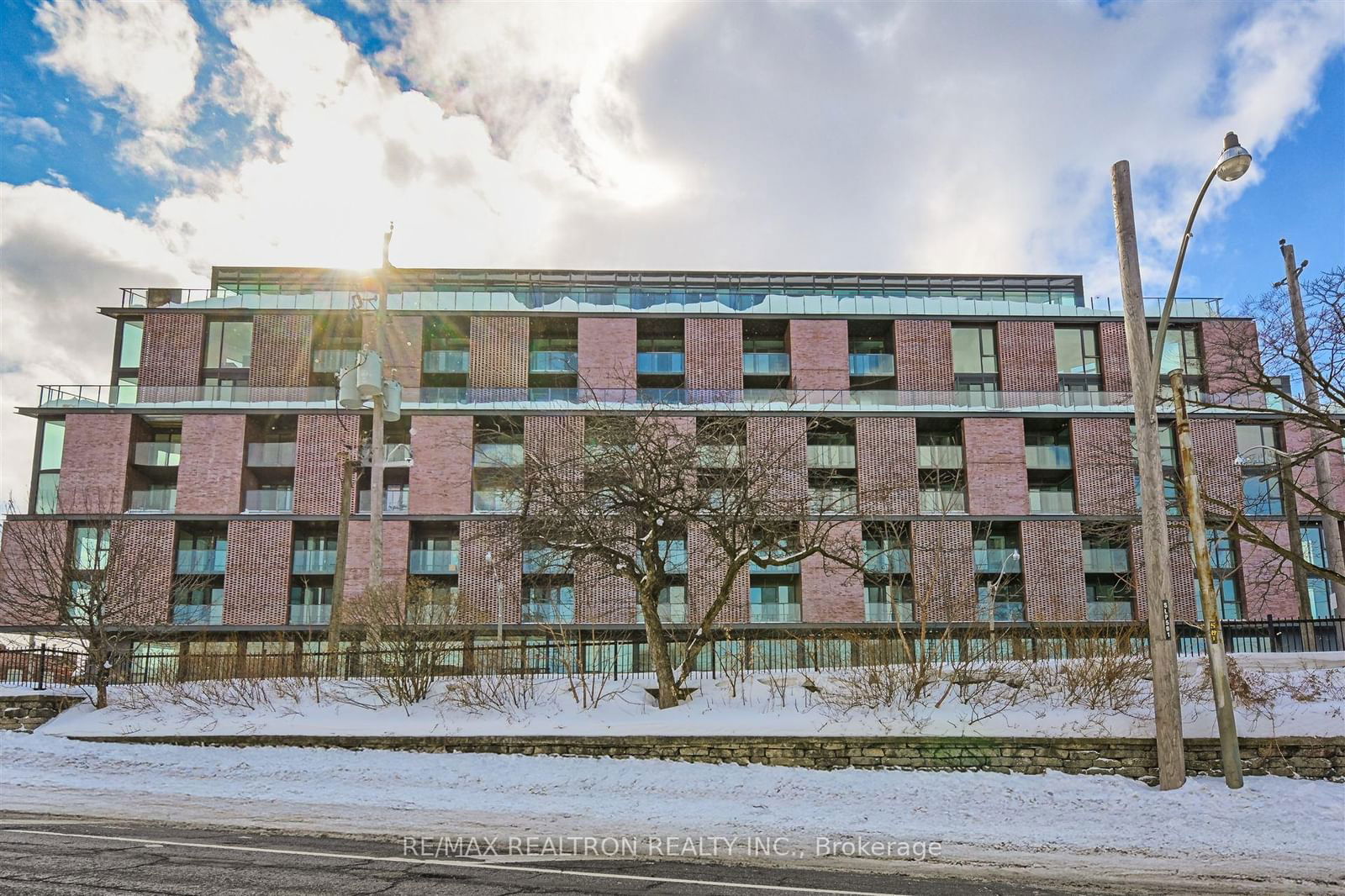 2625 Dundas St W, unit 611 for rent