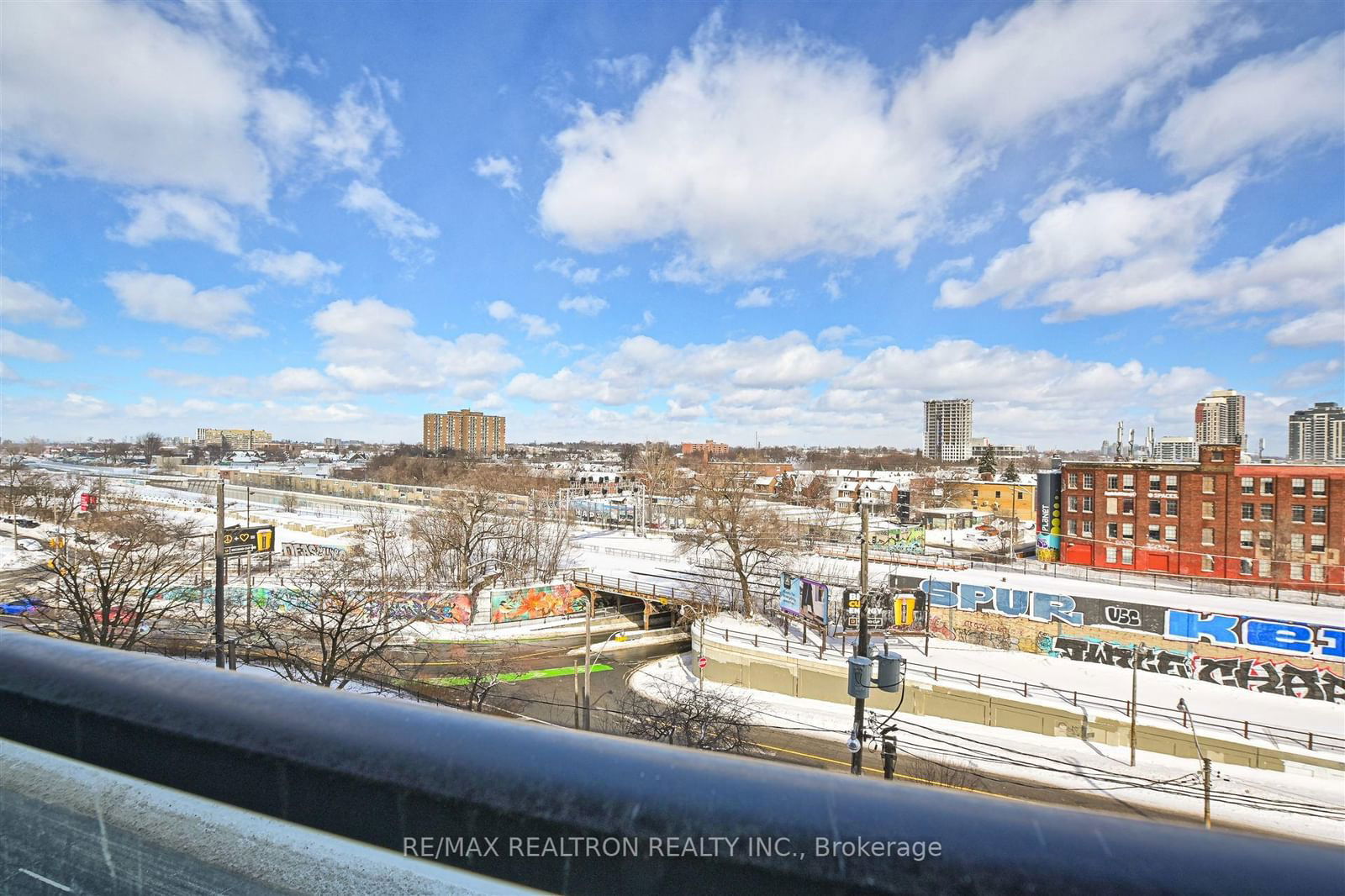 2625 Dundas St W, unit 611 for rent