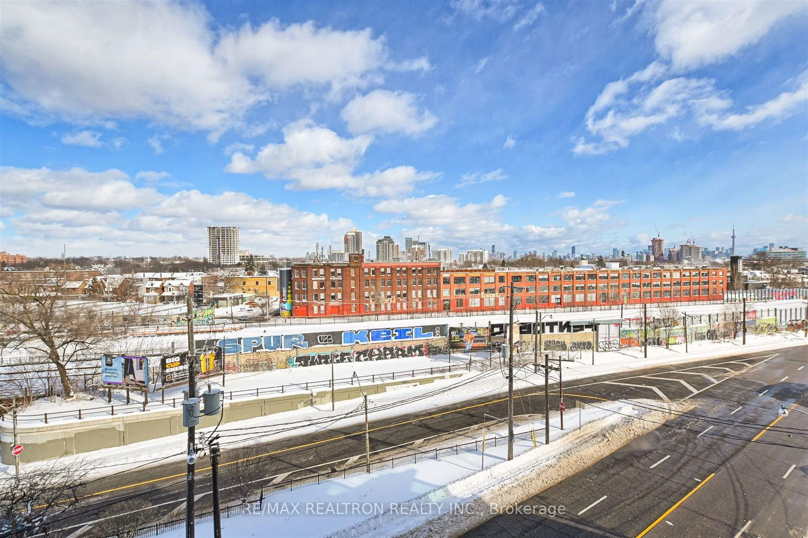 2625 Dundas St W, unit 611 for rent