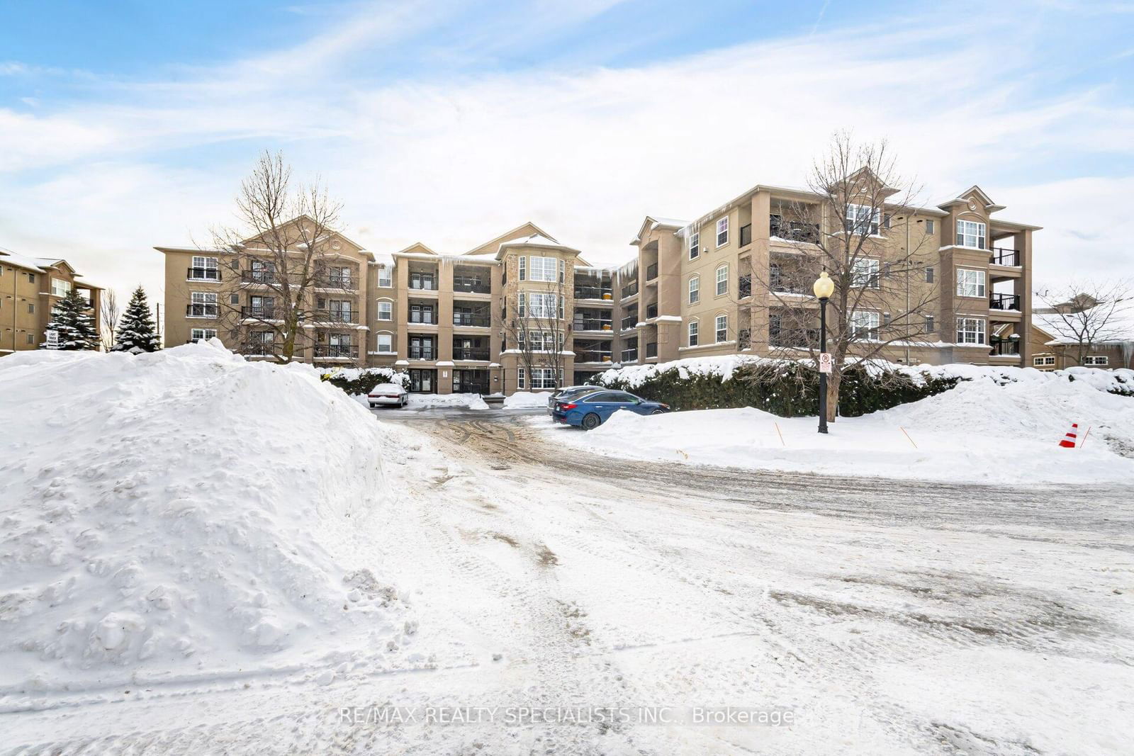 2035 Appleby Line, unit 303 for sale