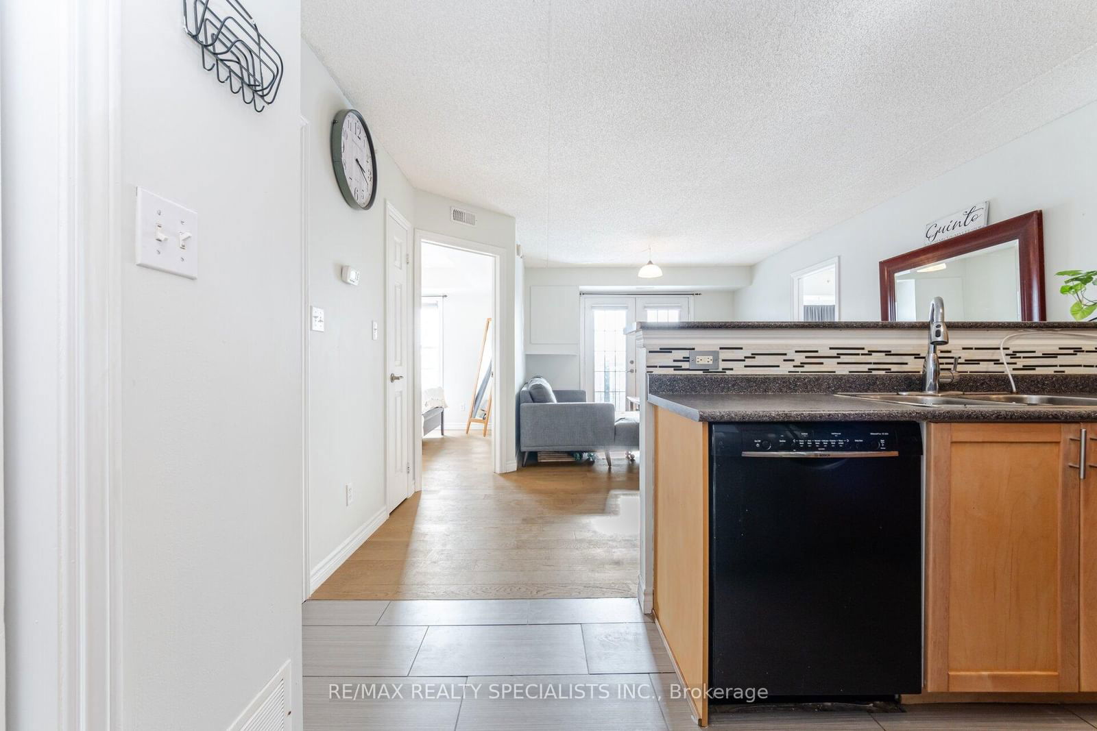 2035 Appleby Line, unit 303 for sale