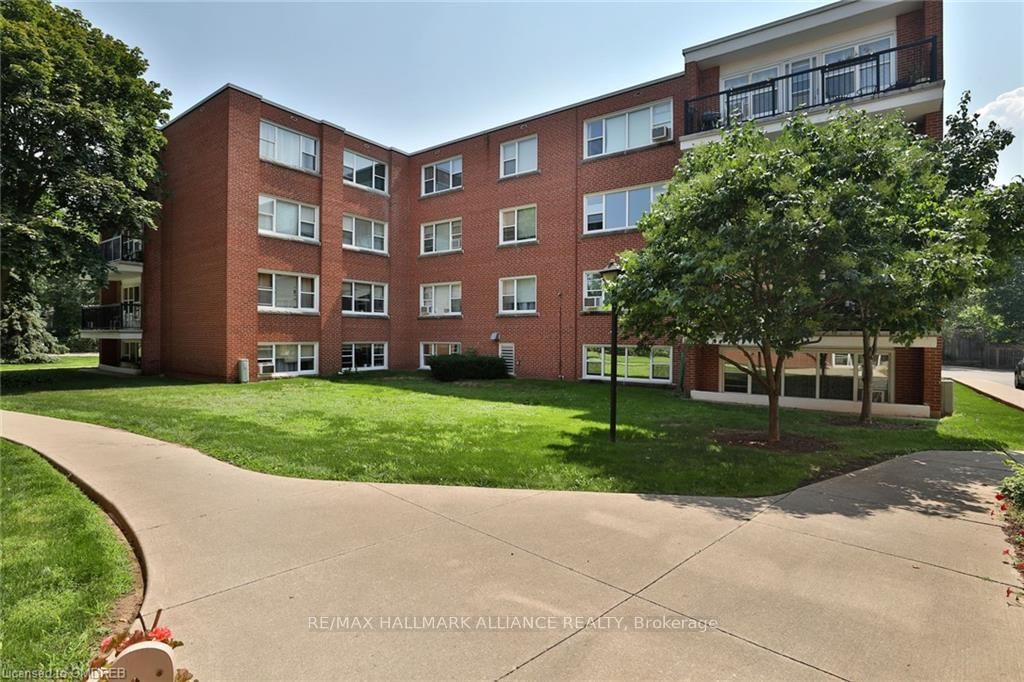 2054 Courtland Dr, unit 102 for sale