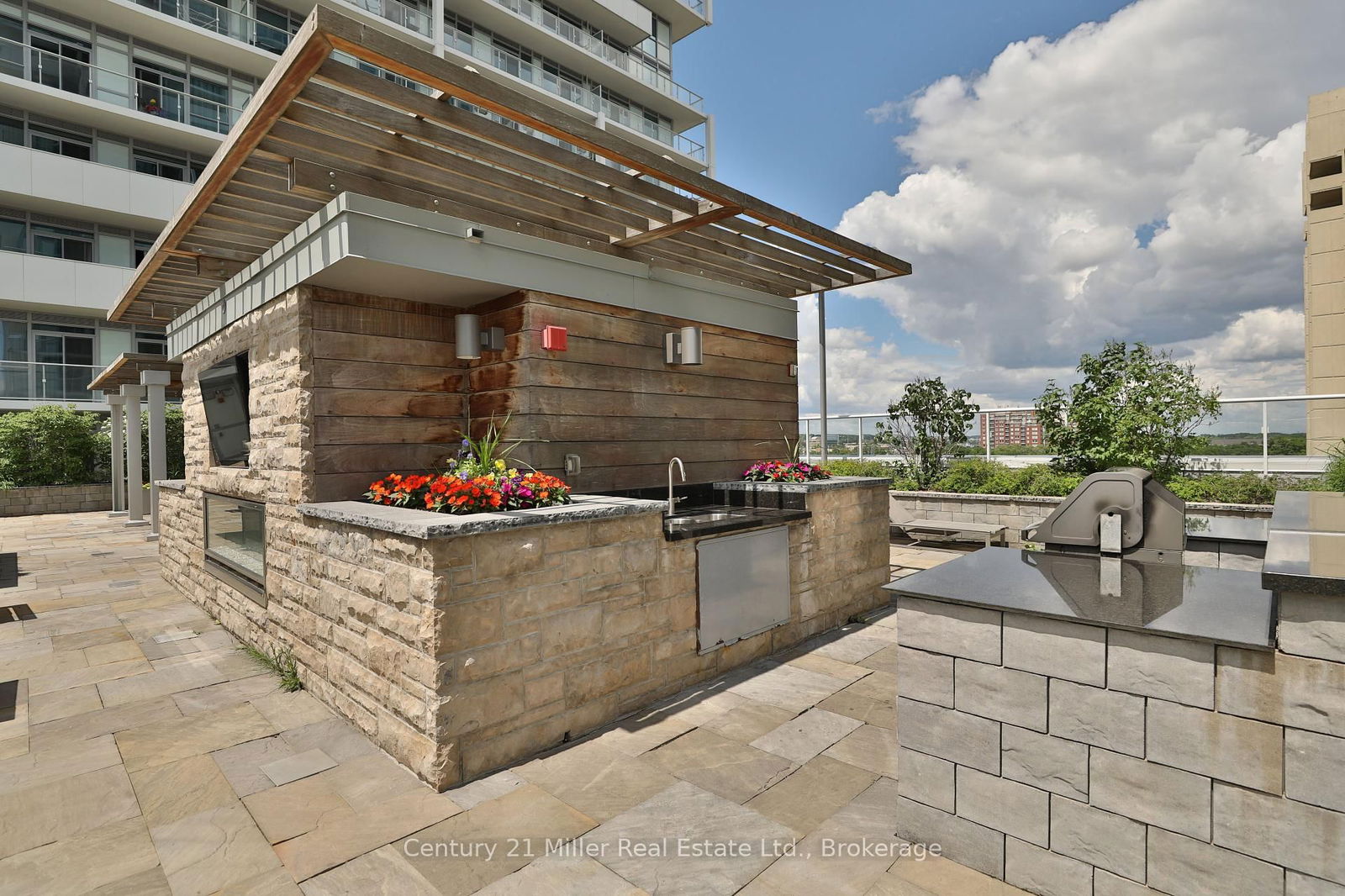 65 Speers Rd W, unit 215 for rent