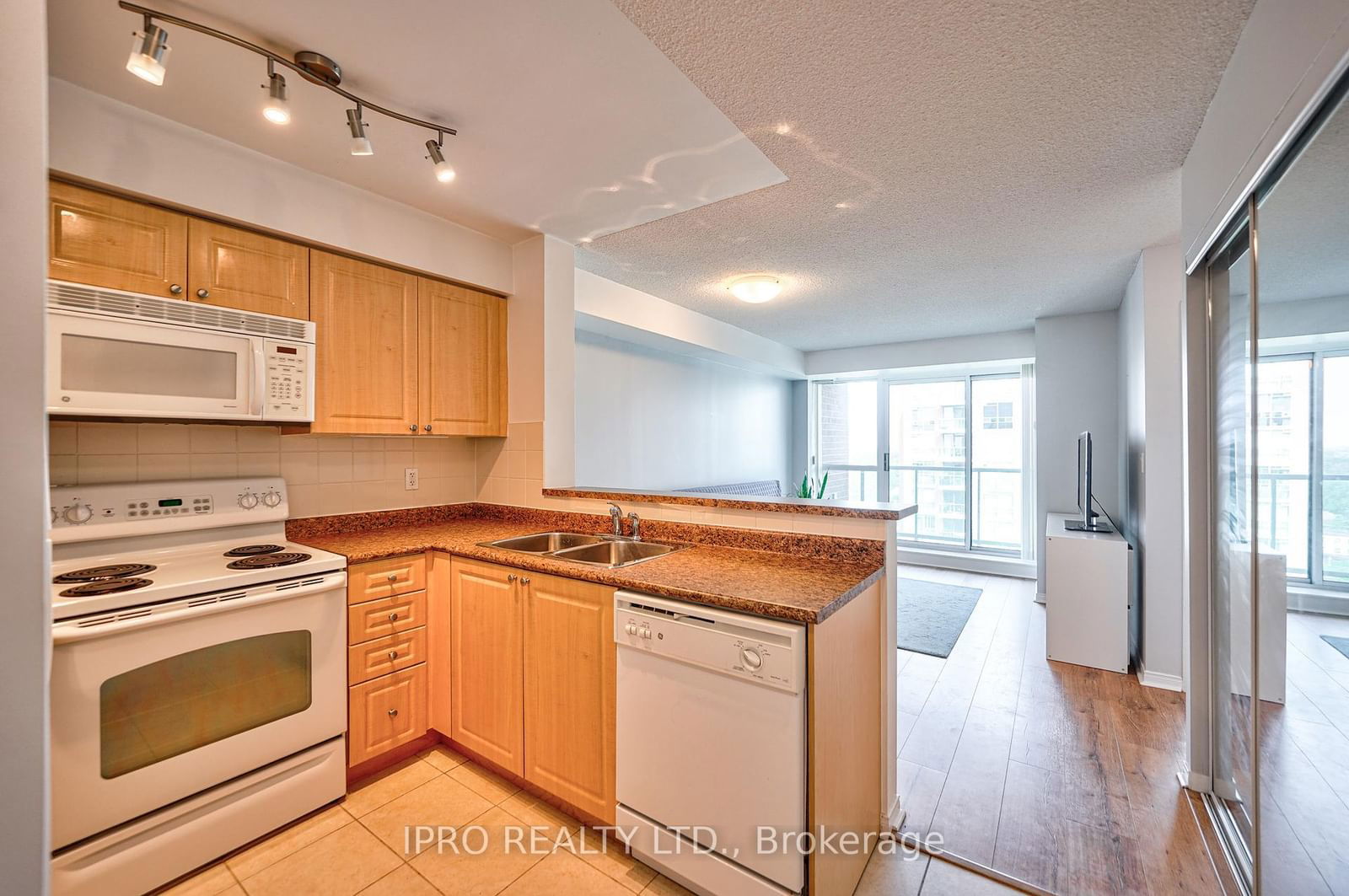 7 Michael Power Pl, unit 1509 for rent