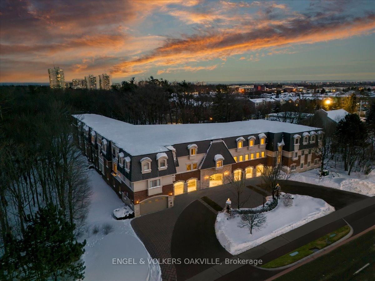 North Morrison House, Oakville, Toronto