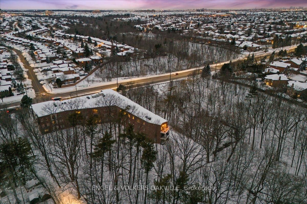 North Morrison House, Oakville, Toronto