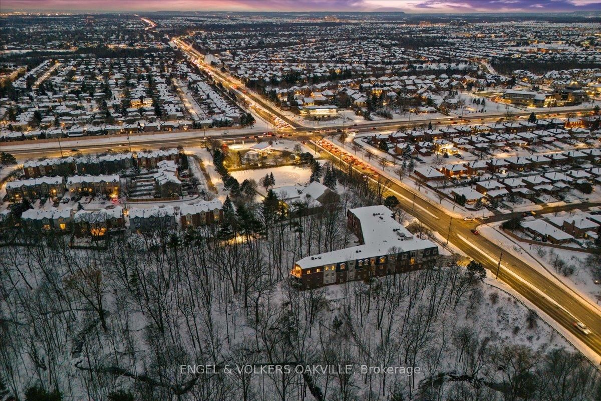 North Morrison House, Oakville, Toronto