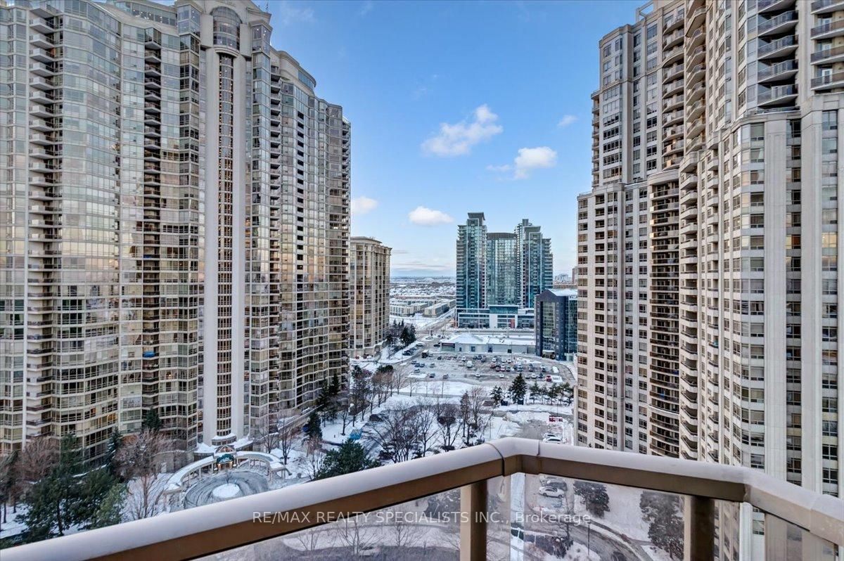 25 Kingsbridge Garden Circ, unit 1720 for rent