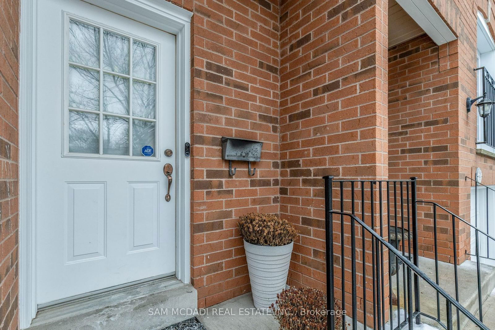 1591 South Parade Townhomes, Mississauga, Toronto