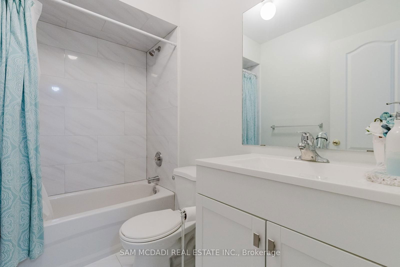 1591 South Parade Crt, unit 32 for sale