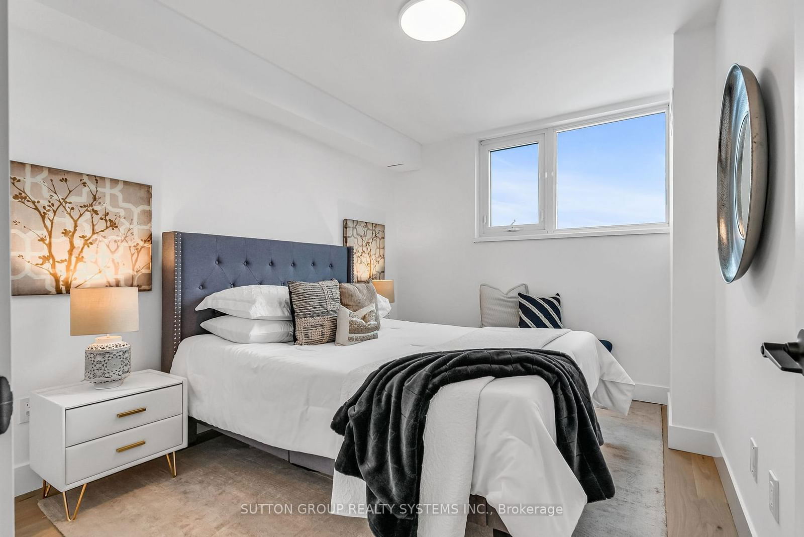 250 Scarlett Rd, unit 2012 for sale